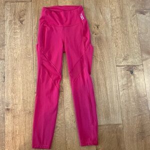 Lululemon X Barrys | Stronger as One Tight 25" in Ruby Red